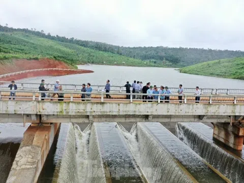 Nguyên nhân hồ chứa nước trăm tỷ bị sụt trượt, phải công bố tình trạng khẩn cấp