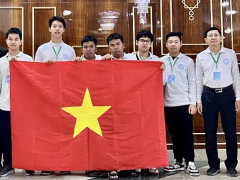 Đoàn học sinh Việt Nam xuất sắc đoạt Huy chương Vàng Olympic Giao lưu Toán học quốc tế