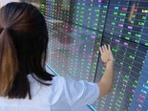 Chứng khoán chạy đua KRX: IT làm xuyên lễ, rót tiền tỉ đầu tư
