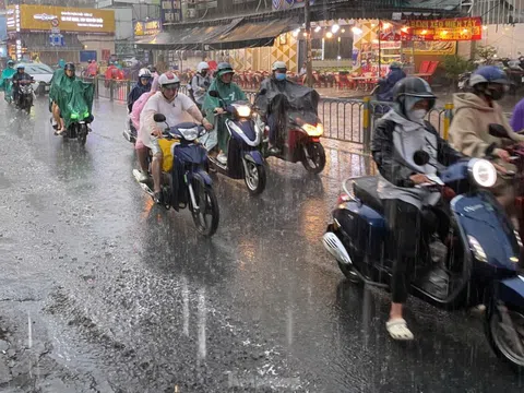 TPHCM sắp mưa lớn diện rộng, gây ngập nhiều nơi