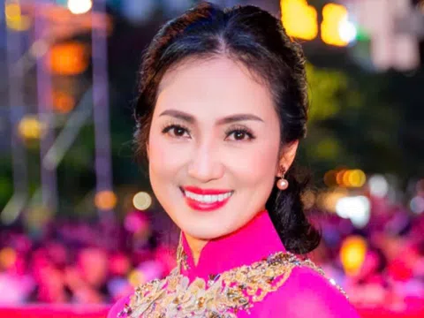 Nữ MC góp giọng trong thời khắc trọng đại của Lễ kỷ niệm 30/4