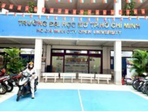 Nhập học 10 năm sau mới được công nhận sinh viên