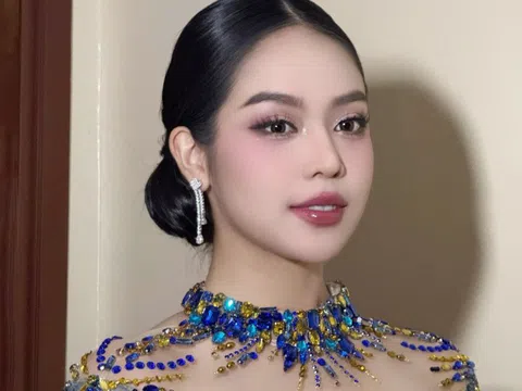 Hoa hậu Thanh Thủy nhập viện ở Indonesia