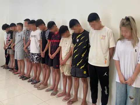 Hai thanh niên bị đánh gục vì trêu ghẹo thiếu nữ