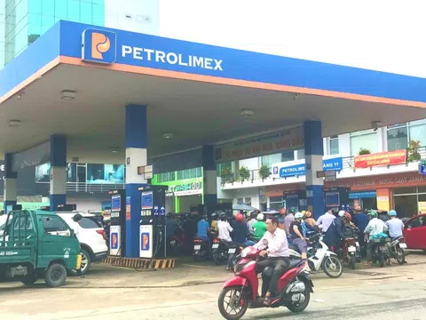 Petrolimex 'bốc hơi' hơn 80% lợi nhuận