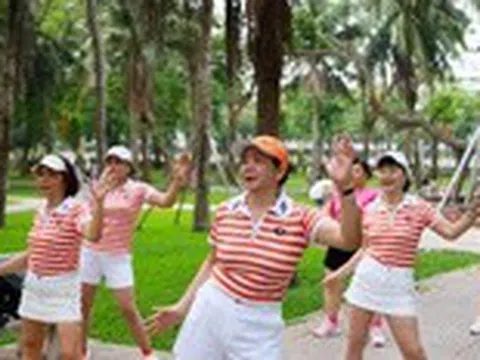 Thong thả dạo bộ, hít không khí trong lành ở công viên lớn nhất thủ đô vừa chỉnh trang