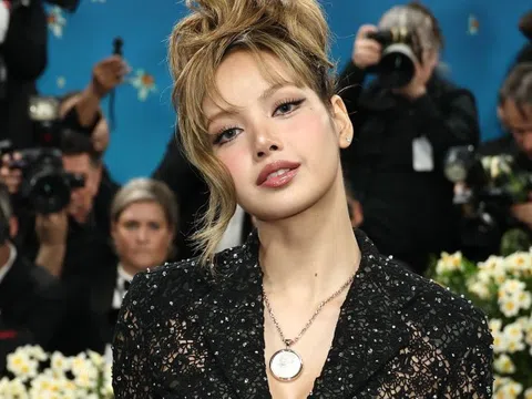 Mốt không quần táo bạo của Lisa (BlackPink)