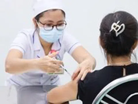 Nhiễm trùng zona thần kinh nặng do bệnh nhân zona 'đi khoán', đắp lá cây