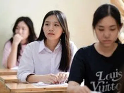 Thí sinh giảm, chỉ tiêu tăng, thi lớp 10 Hà Nội năm nay có bớt nóng?