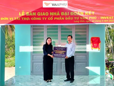 Văn Phú – Invest ủng hộ 720 triệu đồng xóa nhà tạm, nhà dột nát: Hành động vì cộng đồng và triết lý phát triển bền vững