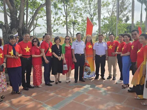Đoàn kiều bào thăm Bộ Tư lệnh vùng 1 Hải quân, Lữ đoàn 170
