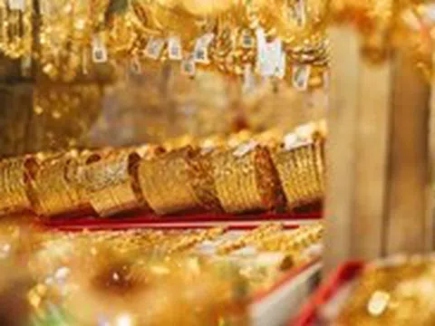 Giá vàng bật tăng mạnh