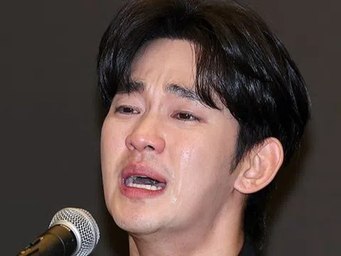 Kim Soo Hyun phản đòn