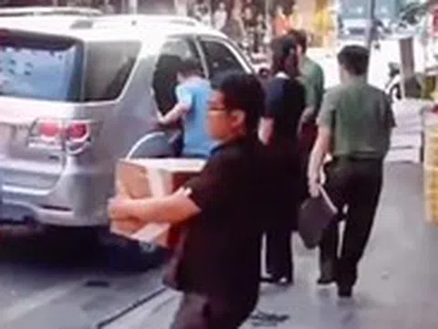Khám xét nhà TikToker Lê Việt Hùng, thu giữ nhiều tài liệu