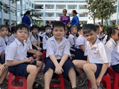 Tuyển sinh vào lớp 1, lớp 6 tăng cường tiếng Anh cần những điều kiện gì?