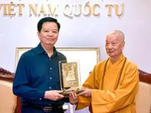 Phó thủ tướng Mai Văn Chính chiêm bái xá lợi Bồ tát Thích Quảng Đức