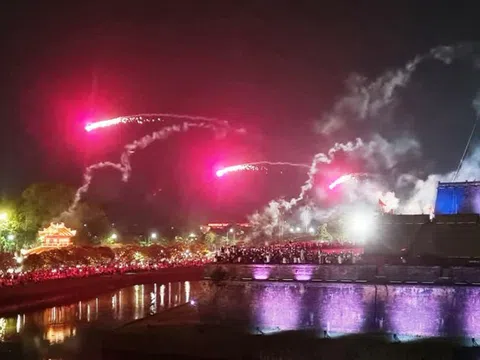Bất ngờ nguồn gốc vật tư ‘quá đát’ dùng bắn hỏa pháo thần công trên Kỳ Đài Huế gây sự cố nguy hiểm