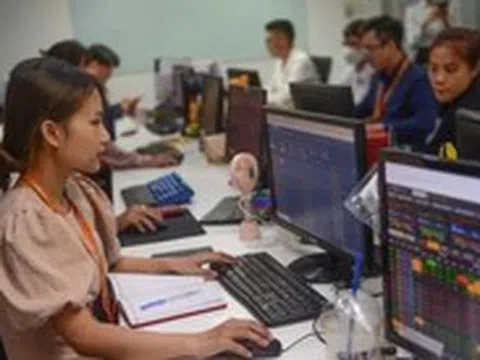 Người Việt dồn dập mở tài khoản chứng khoán, gom hàng