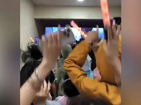 Cảnh tượng chưa từng thấy ở sân Mỹ Đình