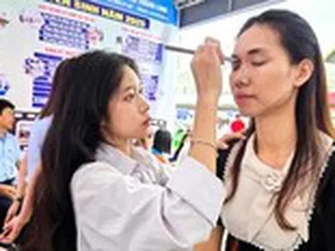 10.000 học sinh cuối cấp trung học cơ sở tham gia ngày hội tìm hiểu ngành nghề
