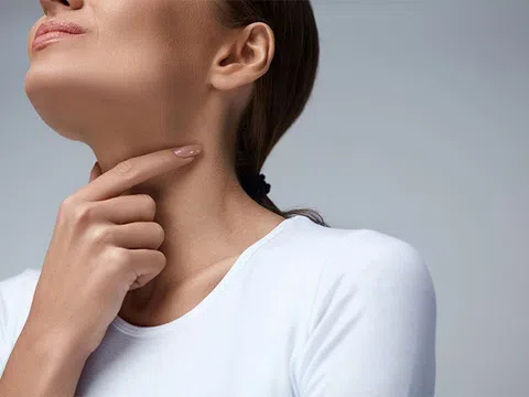 Dấu hiệu cảnh báo ung thư thực quản, ai cũng nên biết vì chữa khỏi khi phát hiện sớm