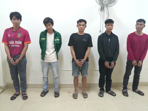 Bắt 5 đối tượng cướp tài sản người đi đường để lấy tiền mua ma túy