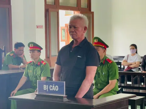 Bỏ thuốc trừ cỏ vào hộp bánh để giết vợ cũ nhằm chiếm đoạt tài sản