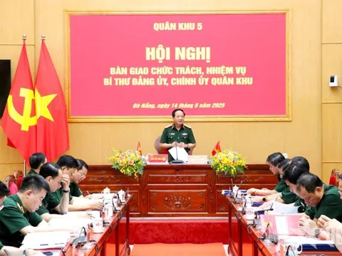 Bàn giao chức trách, nhiệm vụ Bí thư Đảng ủy, Chính ủy Quân khu 5