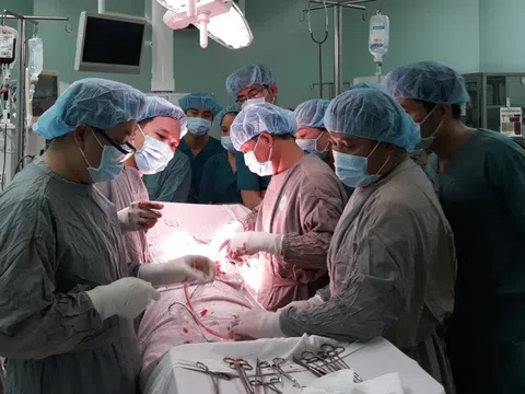 Người đàn ông dập nát nội tạng, gãy cột sống thoát chết kỳ diệu