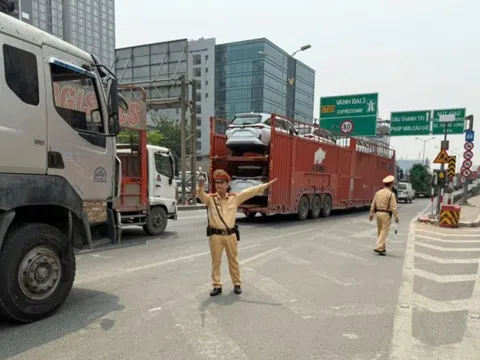 Hà Nội: Cho xe đi vào làn khẩn cấp để giảm ùn tắc đường Vành đai 3 trên cao