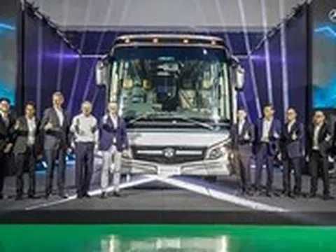 THACO AUTO xuất khẩu xe bus cao cấp Mercedes-Benz sang Thái Lan
