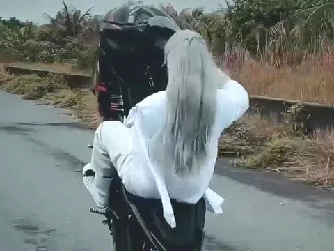Công an thông tin về clip thanh niên hóa trang ‘thần điêu đại hiệp’ bốc đầu xe trên đường