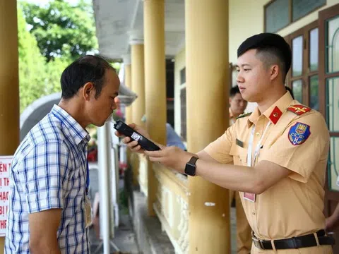 Quảng Bình: Lí do đo nồng độ cồn thí sinh trước khi sát hạch lái xe
