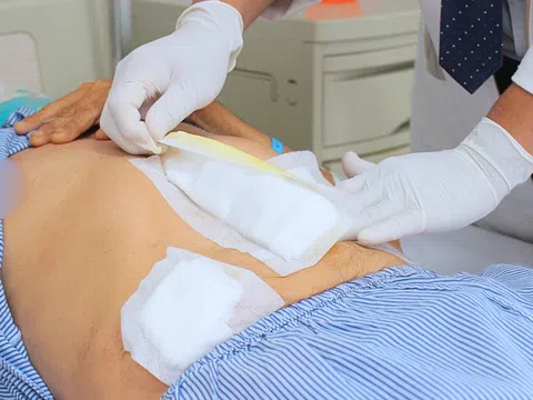 Chỉ một cơn đau bụng, người đàn ông đối mặt tử thần trong gang tấc