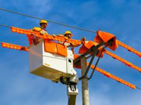 Tin tức sáng 17-5: Lãi ngành điện tăng vọt; Báo động người trẻ Việt ghiền nước ngọt