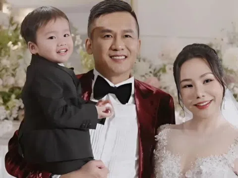 Những tiết lộ trong đám cưới Hồ Quỳnh Hương