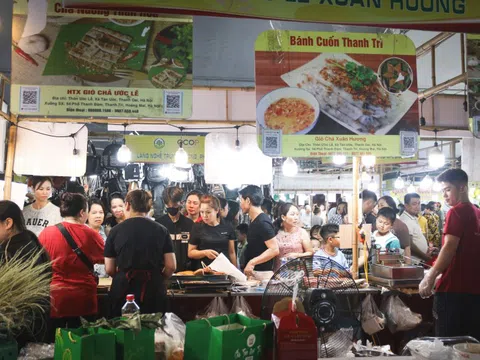 Hà Nội: 1.000 đặc sản vùng miền quy tụ tại phố đi bộ Sơn Tây