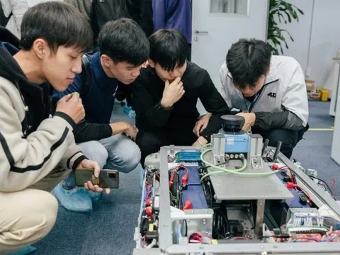 Bộ Giáo dục công bố 38 ngành đào tạo bán dẫn: TS. Hoàng Ngọc Vinh nói...vẫn thiếu