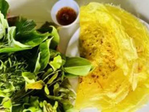 Lên núi Cấm ăn bánh xèo rau rừng đầu mùa mưa
