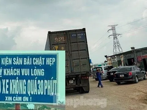 Quá tải trạm dừng nghỉ tạm trên cao tốc Bắc - Nam