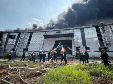 Vĩnh Phúc: Cháy lớn thiêu rụi nhà xưởng 10.000m2, thiệt hại hơn 200 tỷ đồng