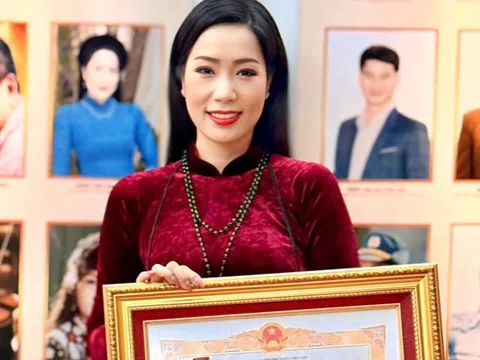 NSND Trịnh Kim Chi được vinh danh tấm gương bình dị mà cao quý