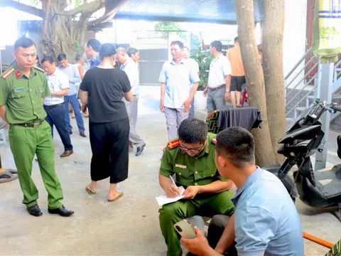 Cơ sở chữa bệnh bằng nước chống đối, khóa cửa không cho đoàn kiểm tra về