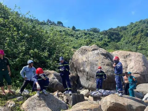 Phát hiện thi thể nam giới dưới vực sâu ở bán đảo Sơn Trà