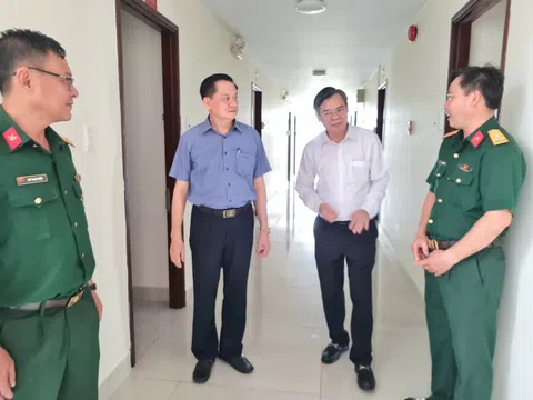 Chủ tịch TP. Cần Thơ kiểm tra thực tế nơi dự kiến cho cán bộ về ở sau sáp nhập