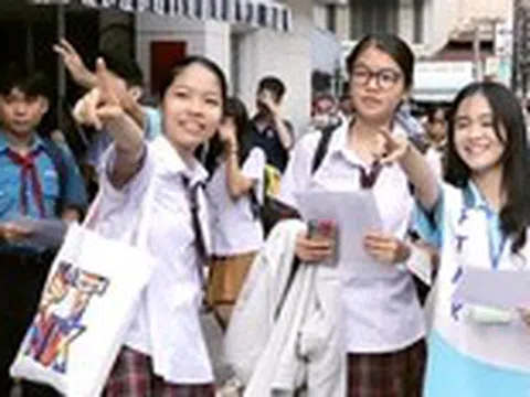 Sáng nay, gần 4.000 thí sinh bước vào kỳ thi lớp 10 đầu tiên ở TP.HCM