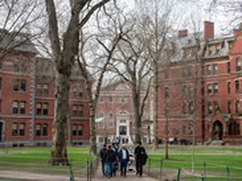 Sinh viên quốc tế ở Harvard lo đứt gánh giữa đường