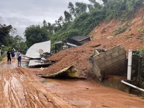 Kiểm tra công trình nguy cơ sạt lở, bến phà, cầu yếu