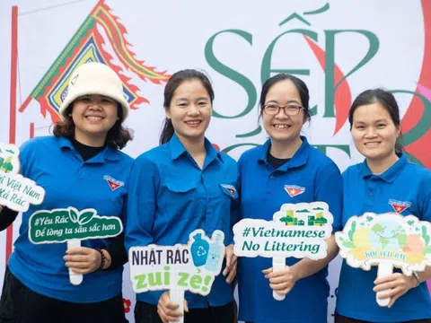 Biến phế liệu thành xe đạp, bàn học tặng học sinh khó khăn