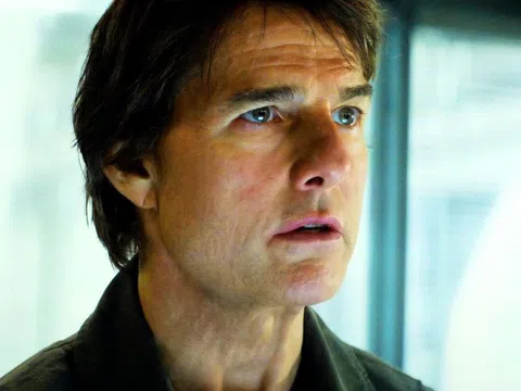 Disney phục thù cho Bạch Tuyết, Tom Cruise ăn đậm